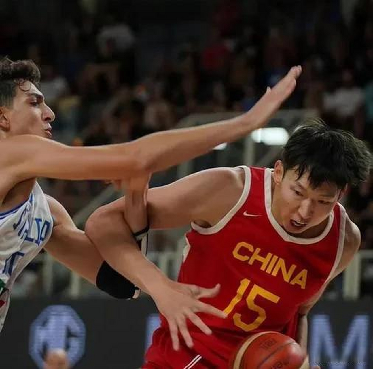 中国队与德国队进行友谊赛交流