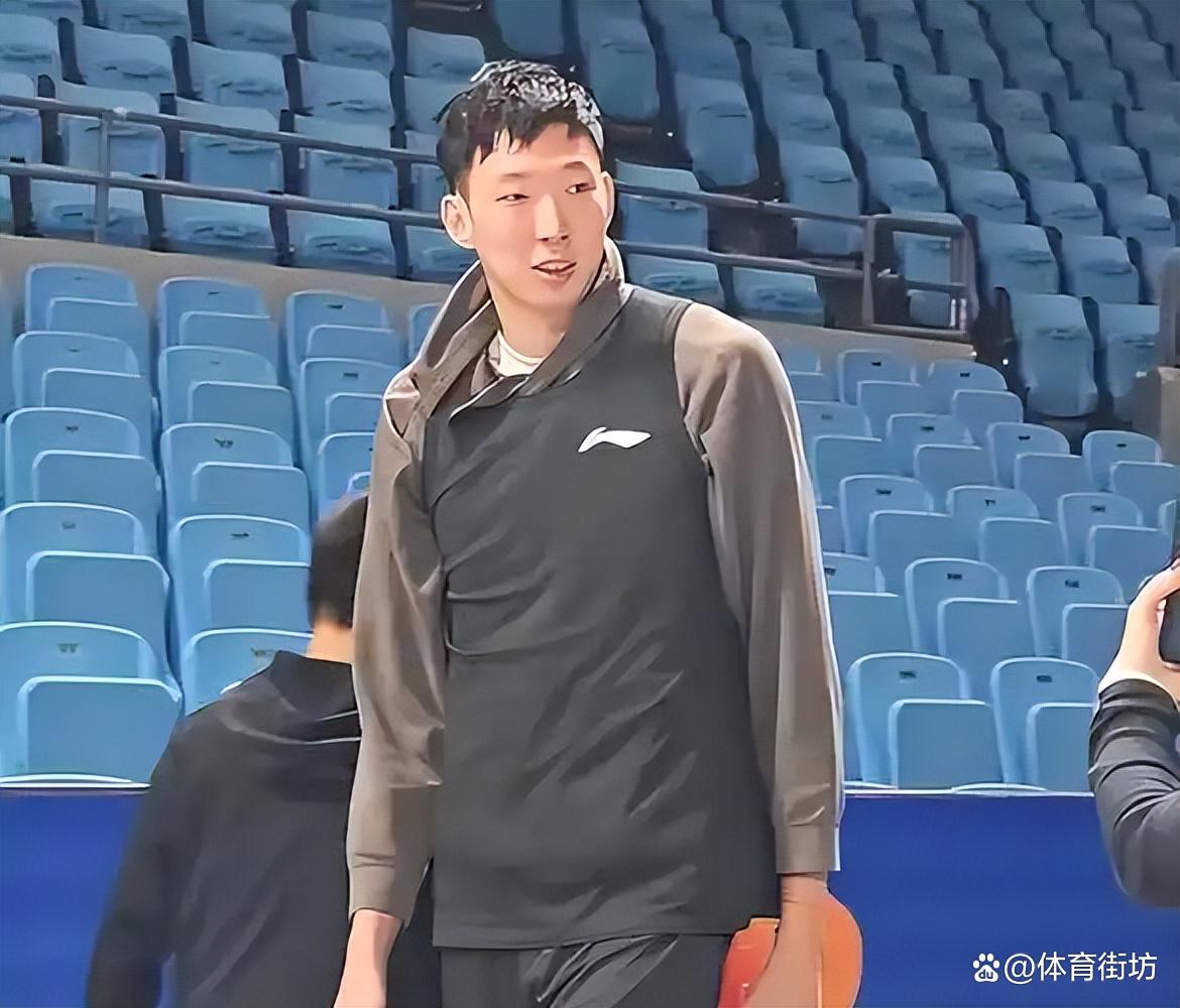 难得一见的强强对话！周琦气吞山河