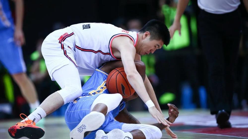 爱游戏在线-深圳战胜天津亿利，士气大涨