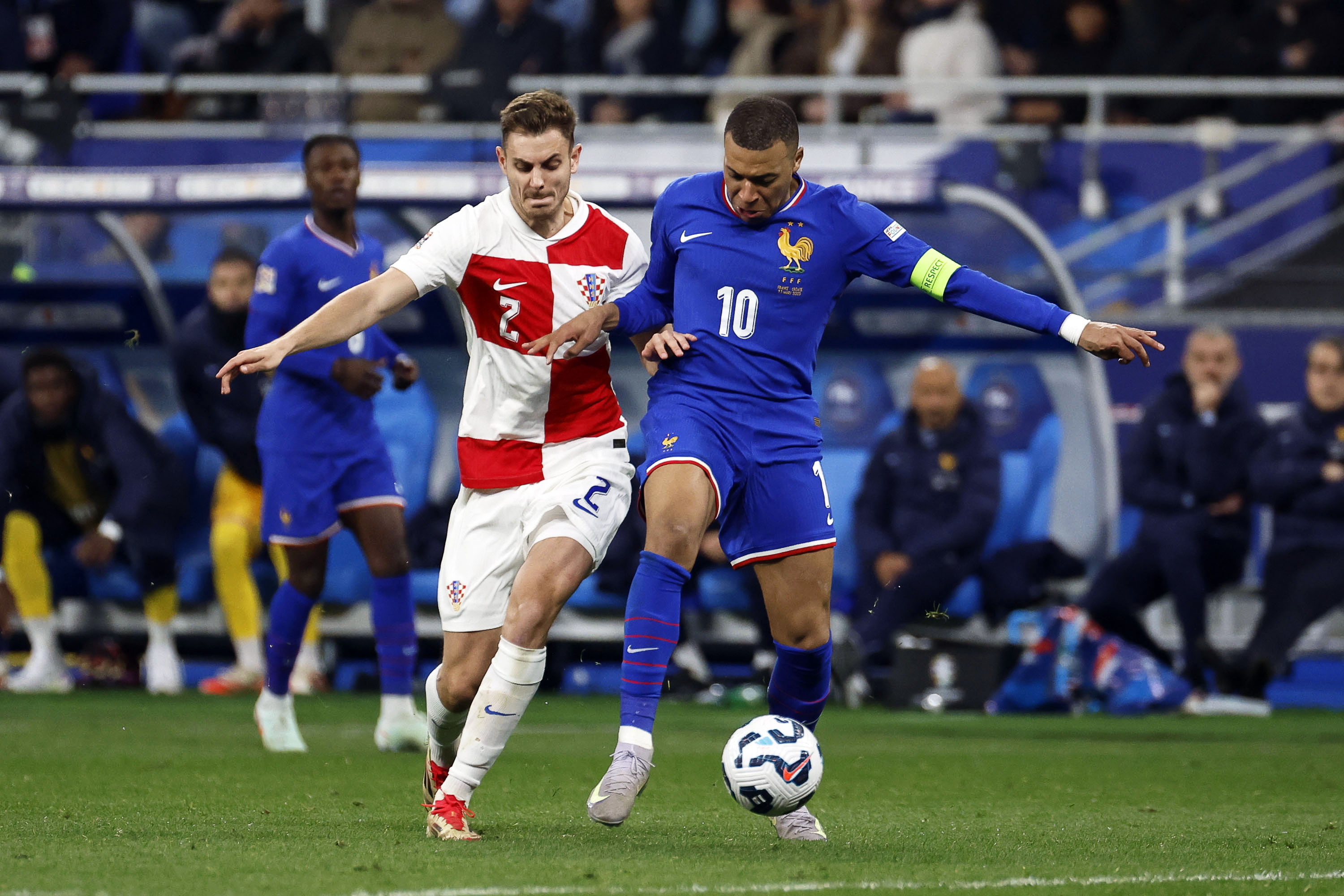 欧国联比赛：两队激战成平局