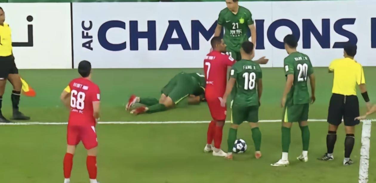 球队老将受伤，教练组紧急调整战术的简单介绍