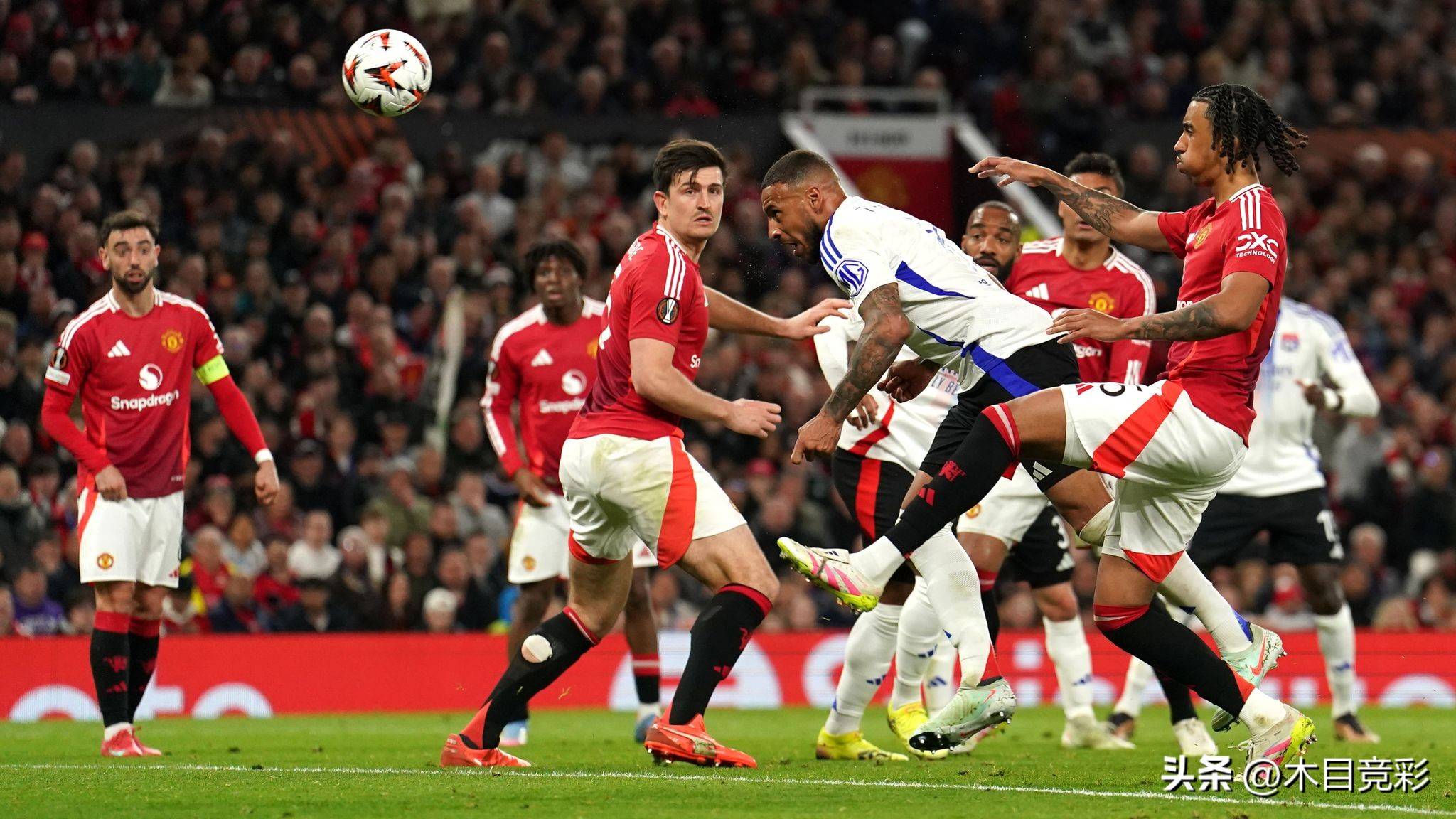 爱游戏网页版入口-曼联客场取胜，士气高涨继续向前的简单介绍