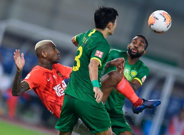 关于广州珠江队员巧妙传球，为球队攻防带来平衡！的信息