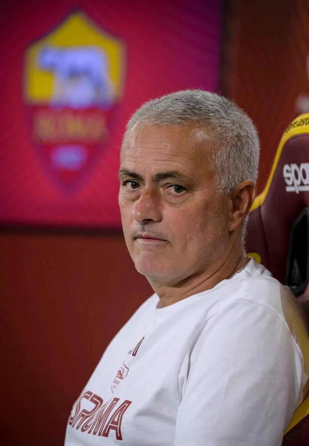 爱游戏亚洲官网-那不勒斯大将伤愈归队！雄心勃勃备战的简单介绍