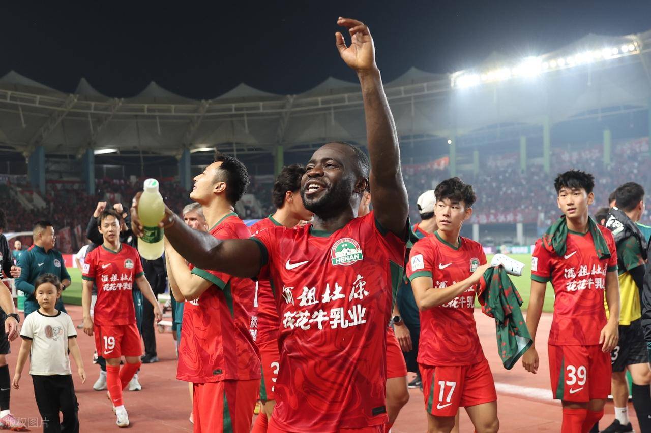 爱游戏官网入口-关于河南建业客场一球小胜华夏幸福，迎来胜利的信息