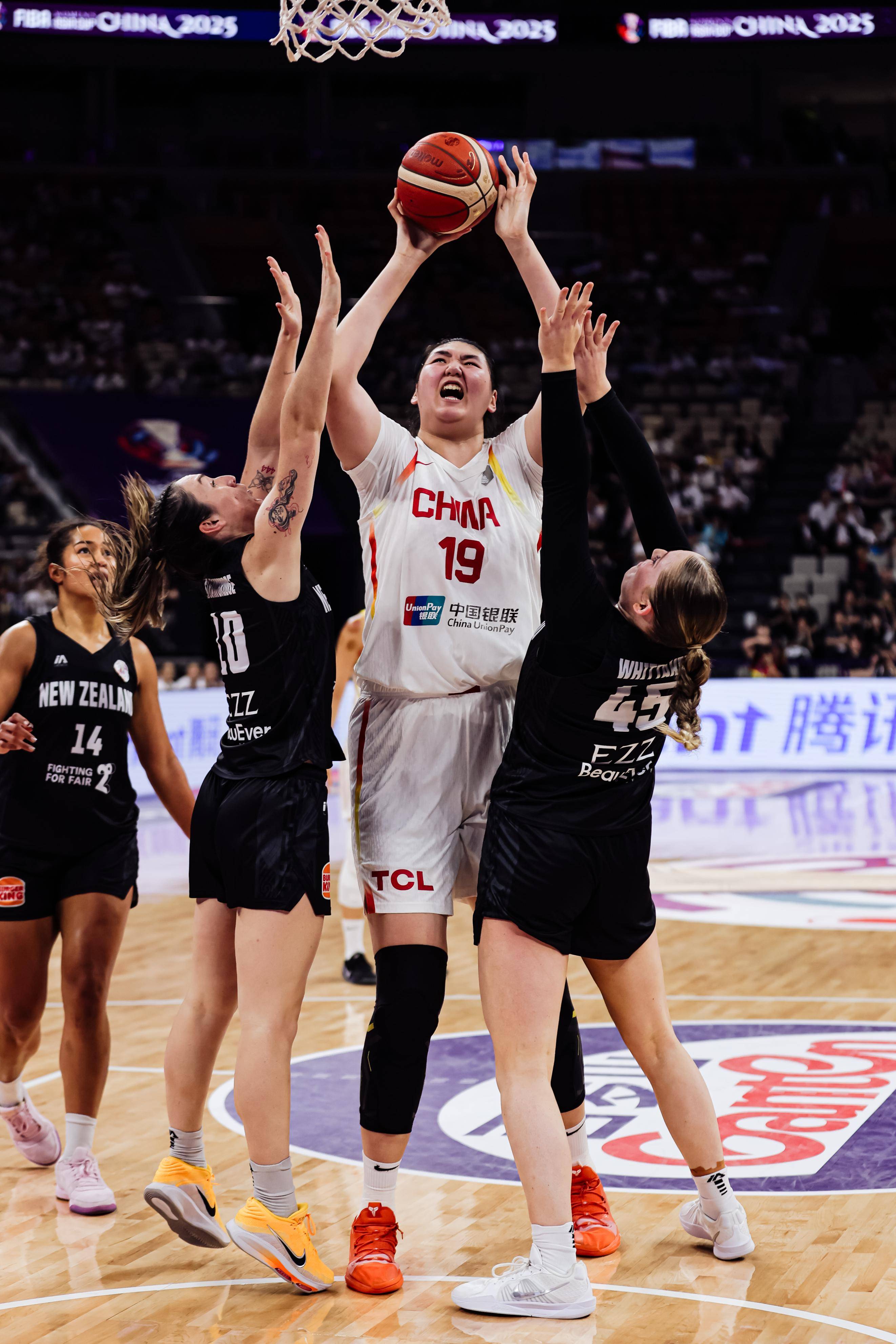 爱游戏体育官网-冲击季后赛资格的关键战役的简单介绍